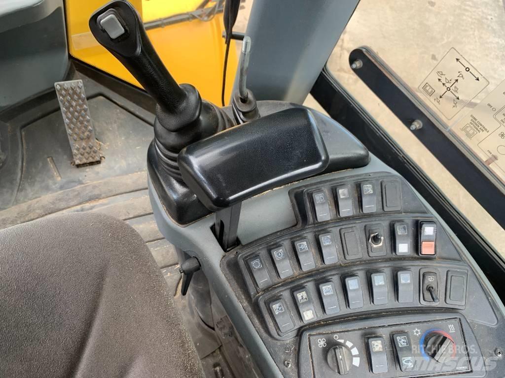 New Holland W 130 C Carregadeiras de rodas