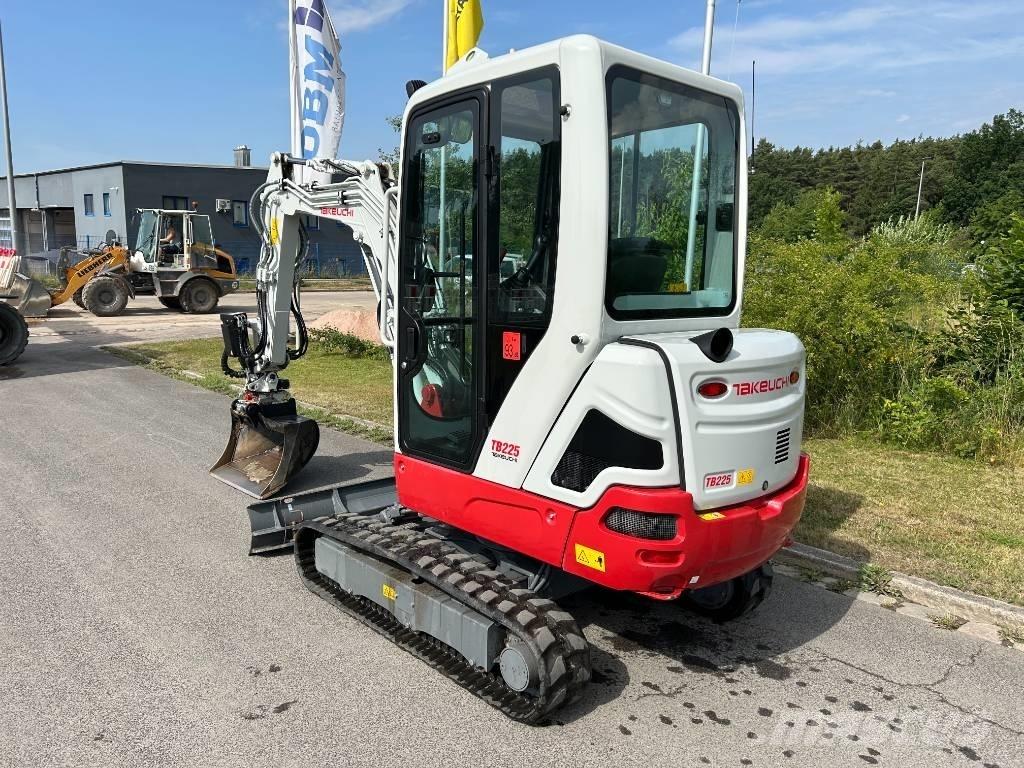 Takeuchi TB 225A V5 Miniescavadeiras