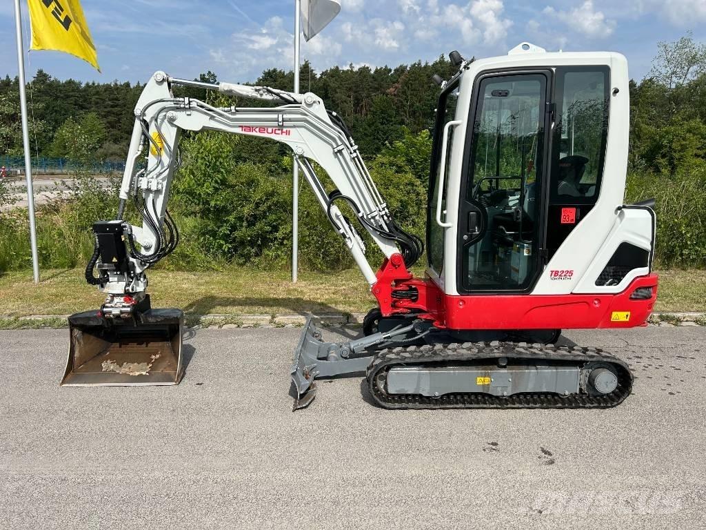 Takeuchi TB 225A V5 Miniescavadeiras