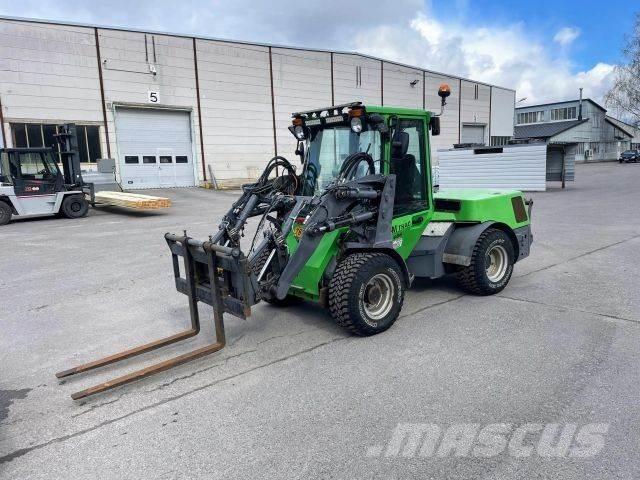LM Trac 486 Tractores compactos
