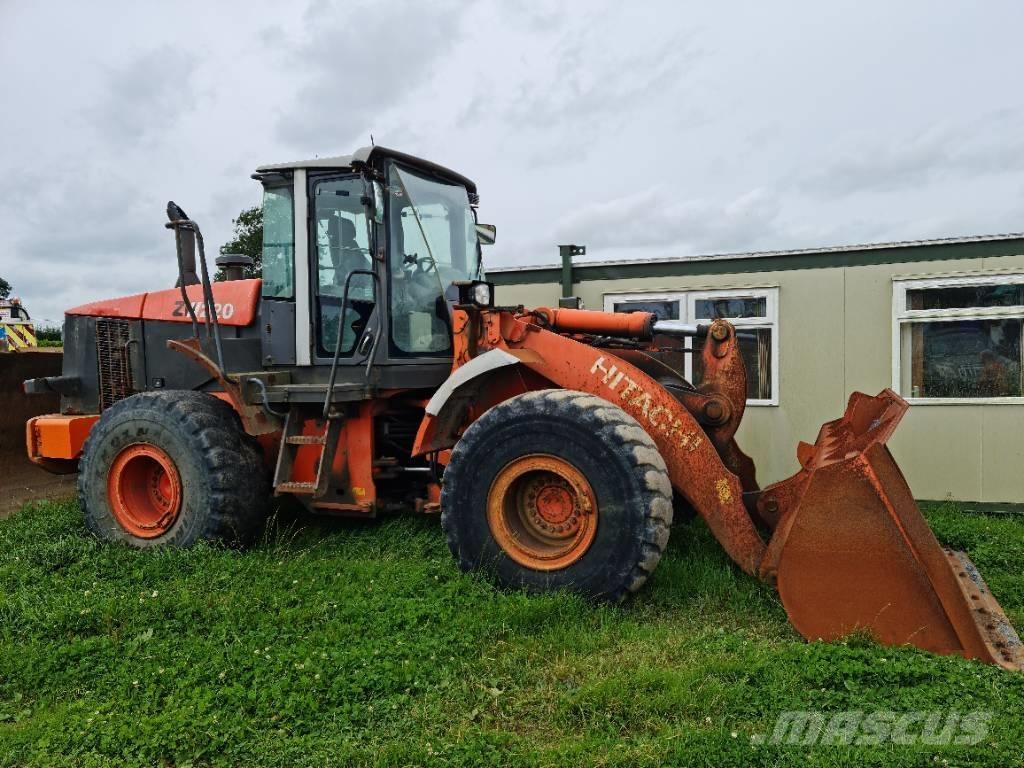 Hitachi ZW 220 Carregadeiras de rodas
