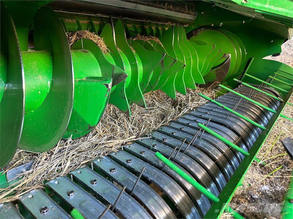 John Deere V461M Enfardadeira de rolos