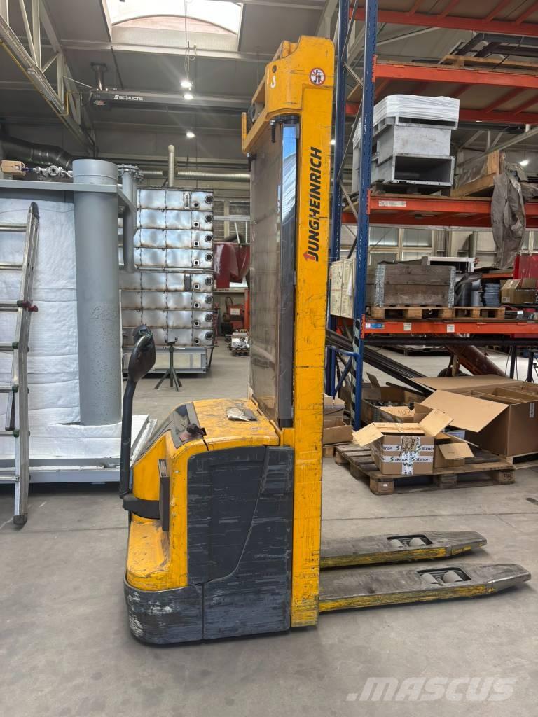 Jungheinrich EJC220 Empilhador para operador externo