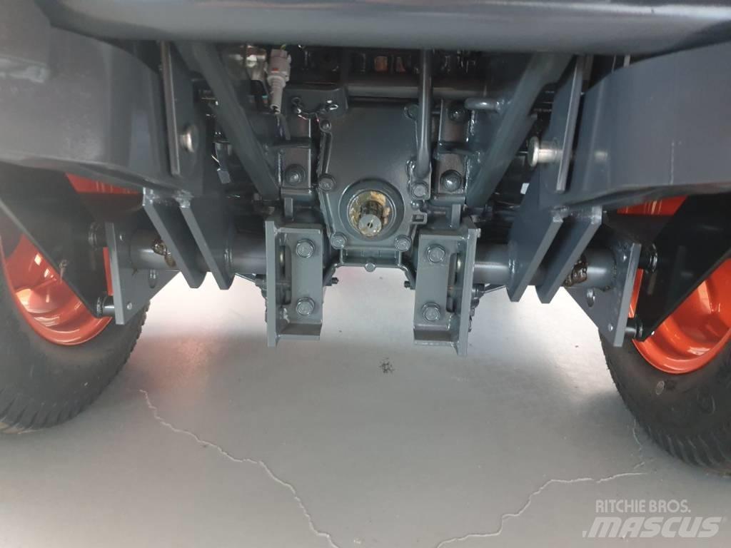 Kubota F251E (2WD) Corta-Relvas montadas e arrastadas