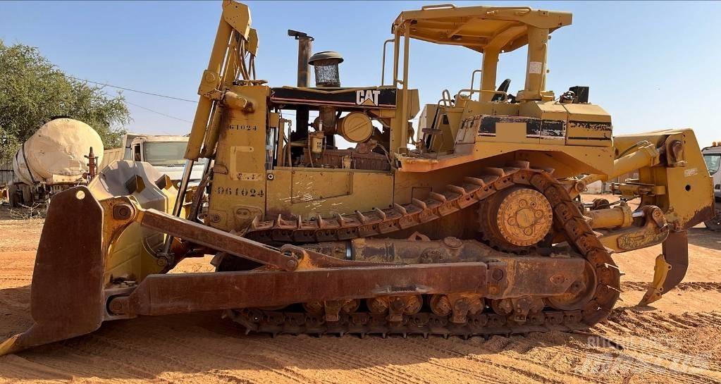 CAT D8R Dozers - Tratores rastos