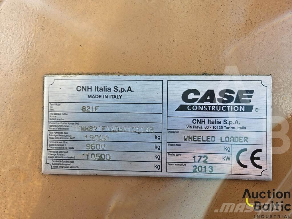 CASE 821 F Carregadeiras de rodas