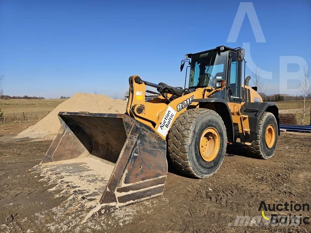 CASE 821 F Carregadeiras de rodas