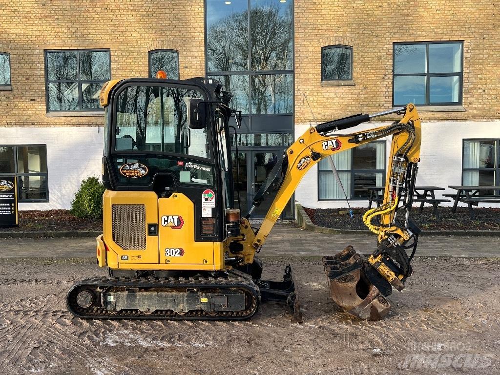 CAT 302 Miniescavadeiras