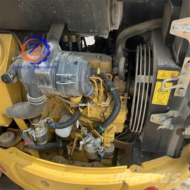 CAT 303 Miniescavadeiras