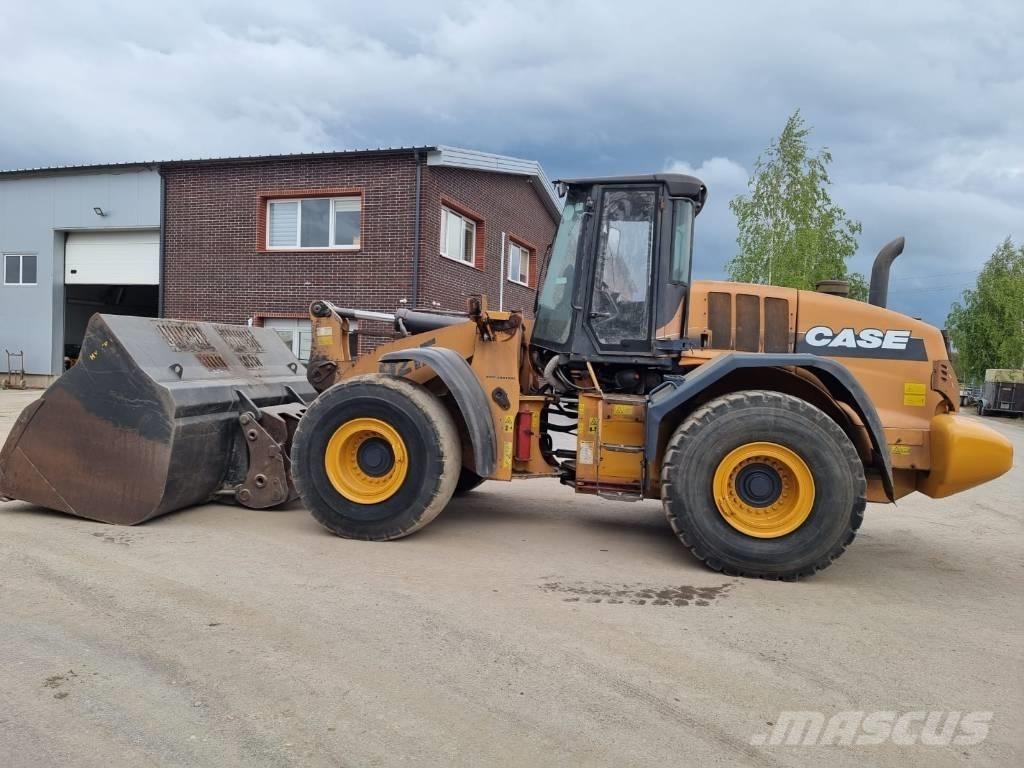 CASE 921 F Carregadeiras de rodas