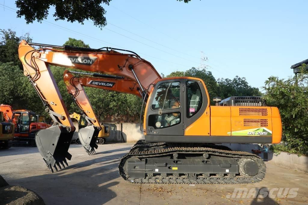 Develon DX205 Escavadeiras de esteiras