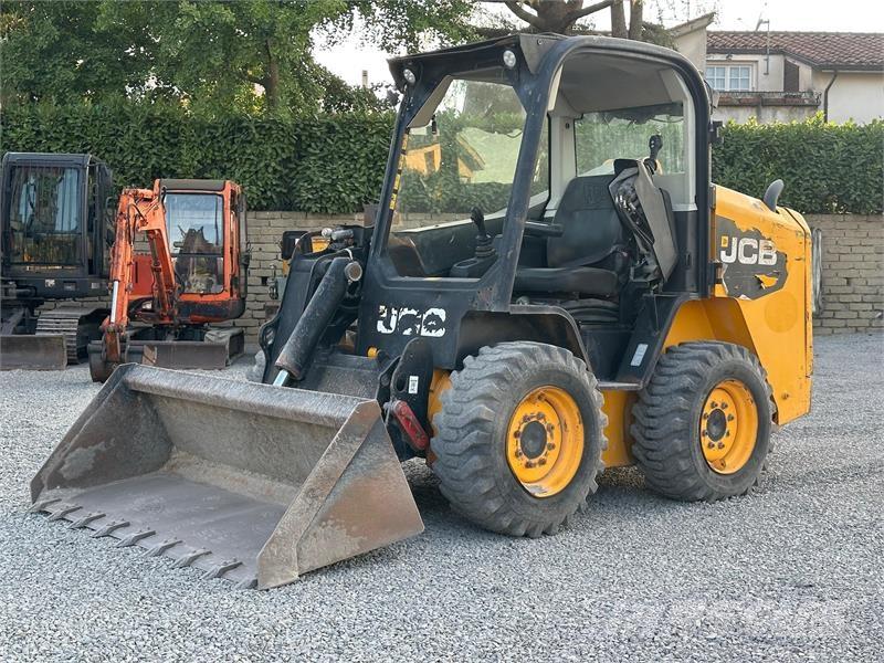 JCB 225 Minicarregadeiras