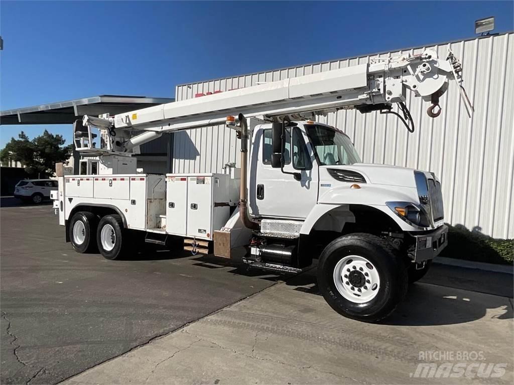 Altec D4065BTR Camiões de sonda de perfuração móvel