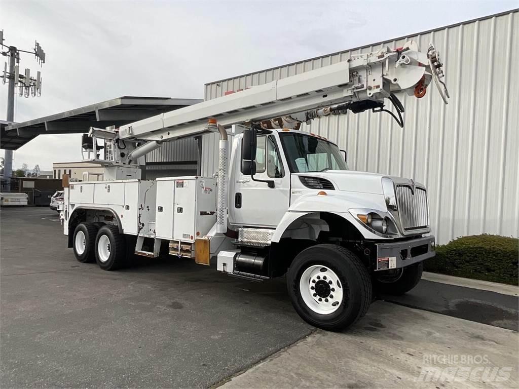 Altec D4065BTR Camiões de sonda de perfuração móvel