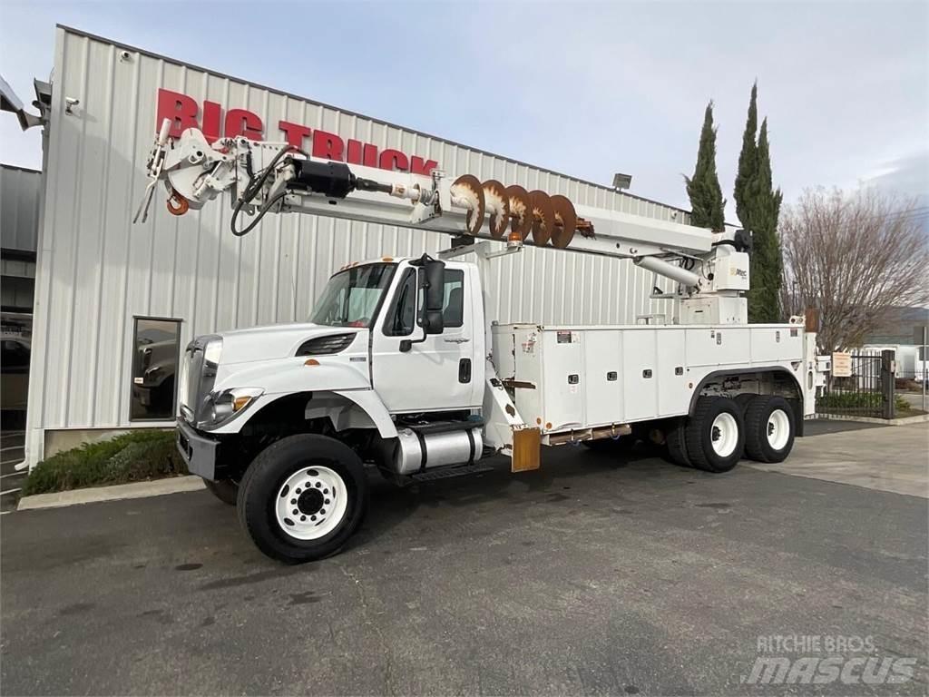 Altec D4065BTR Camiões de sonda de perfuração móvel