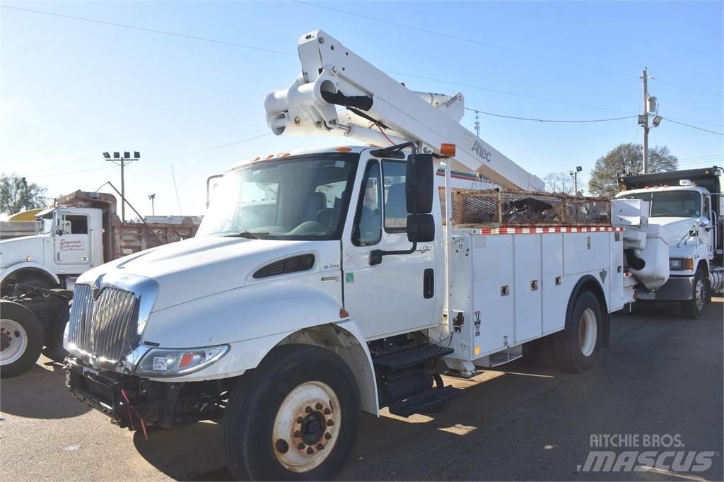 Altec TA41M Plataformas aéreas montadas em camião