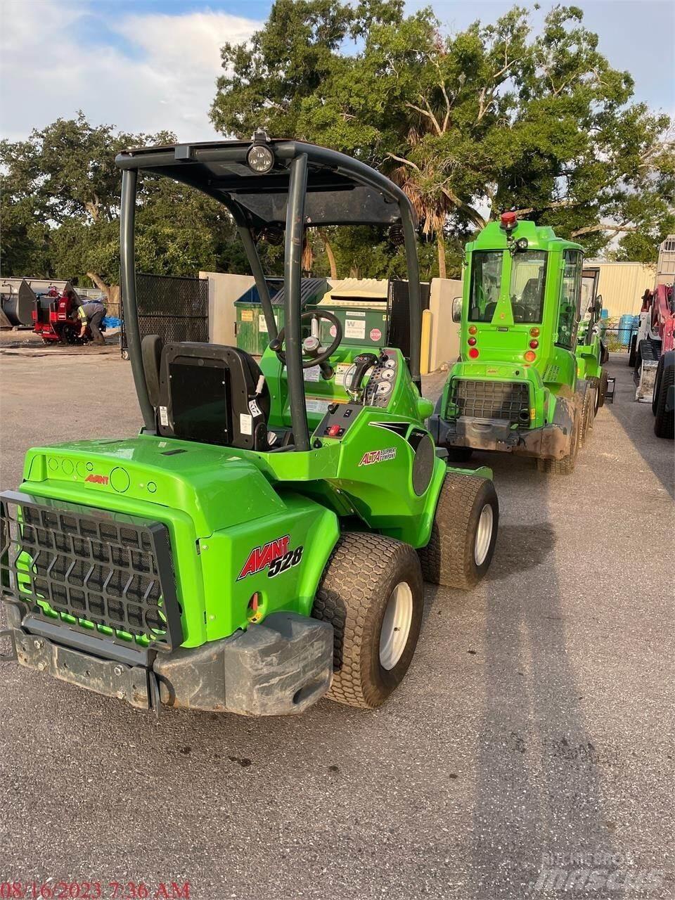 Avant 528 Carregadeiras de rodas