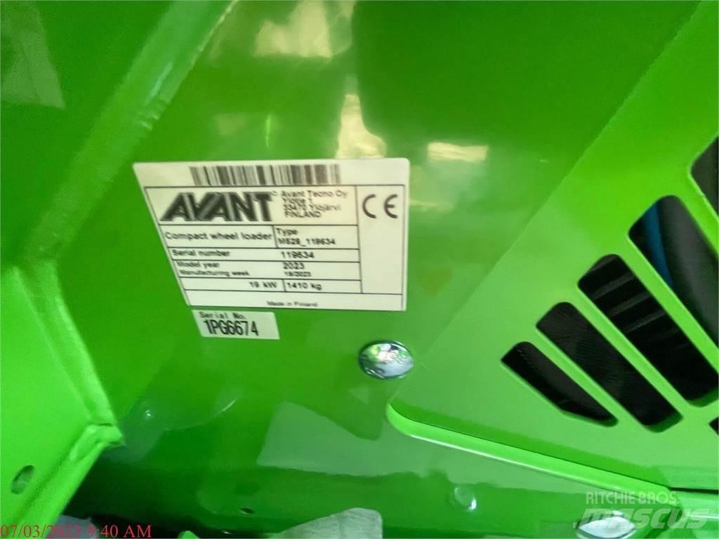 Avant 755I Carregadeiras de rodas