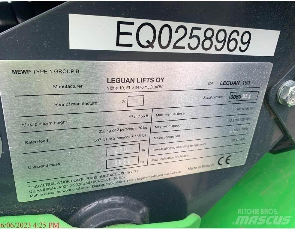 Avant LEGUAN 190 Elevadores braços articulados