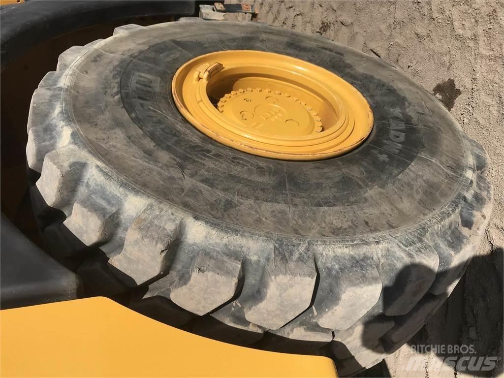 Bell B45E Caminhões articulados