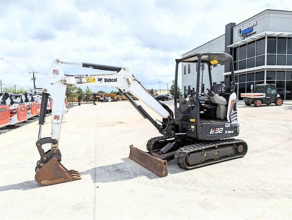Bobcat E32I Miniescavadeiras