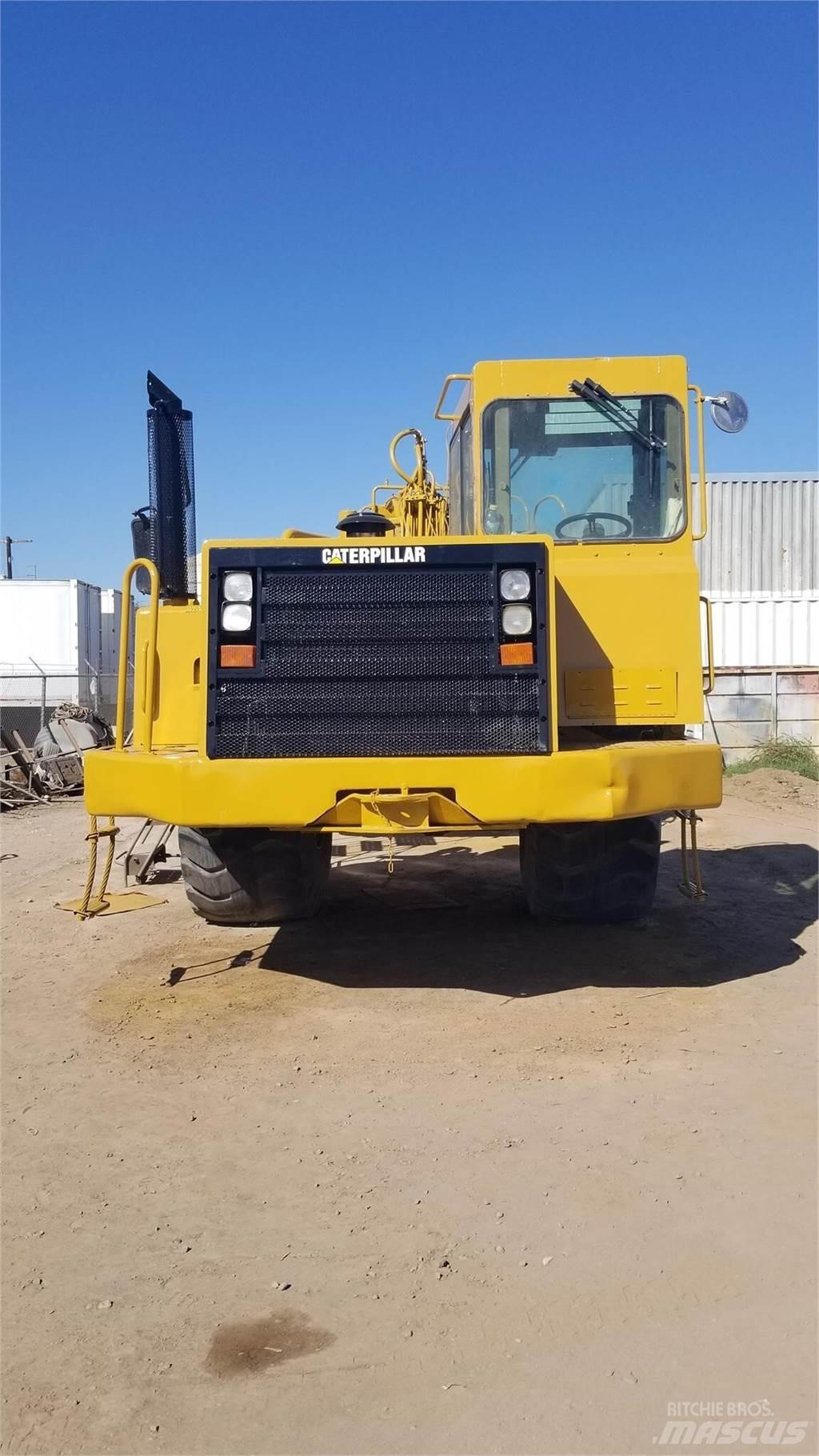 CAT 611 Reboques cisterna