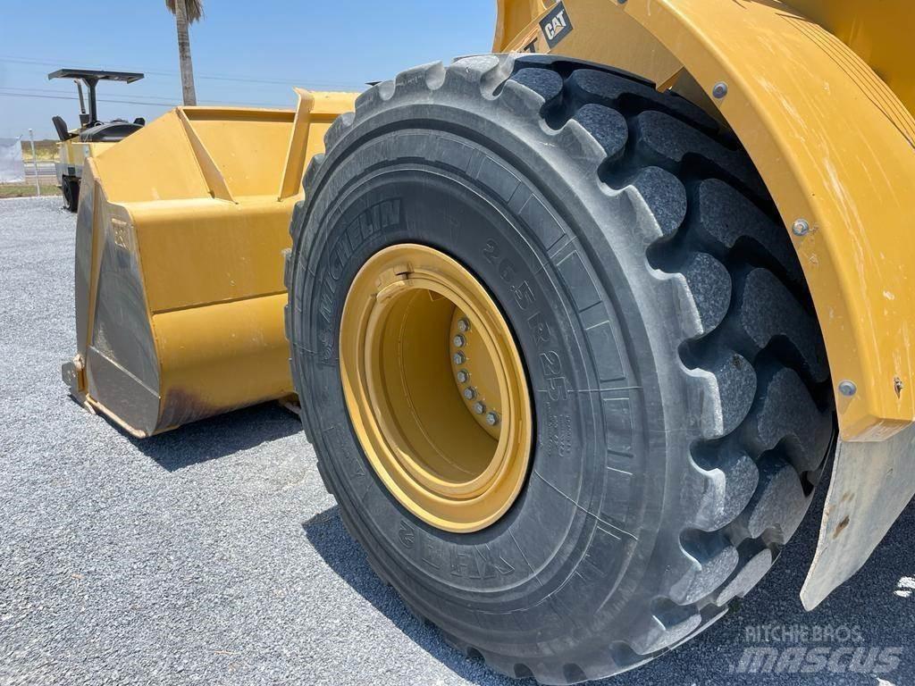 CAT 972M Carregadeiras de rodas