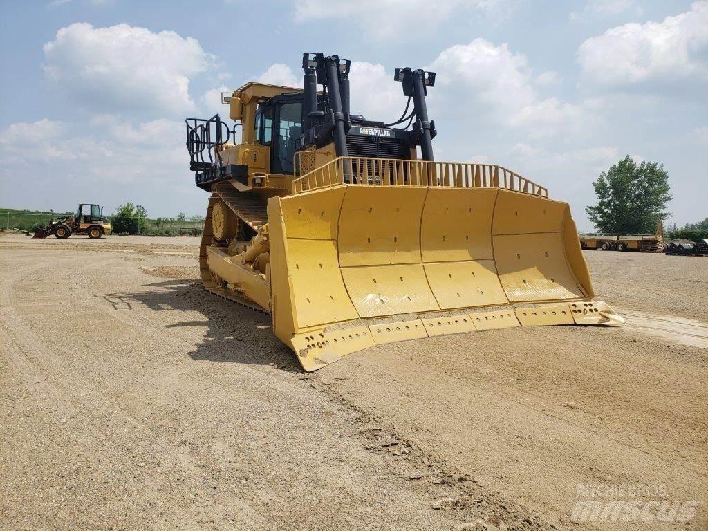 CAT D10T Dozers - Tratores rastos