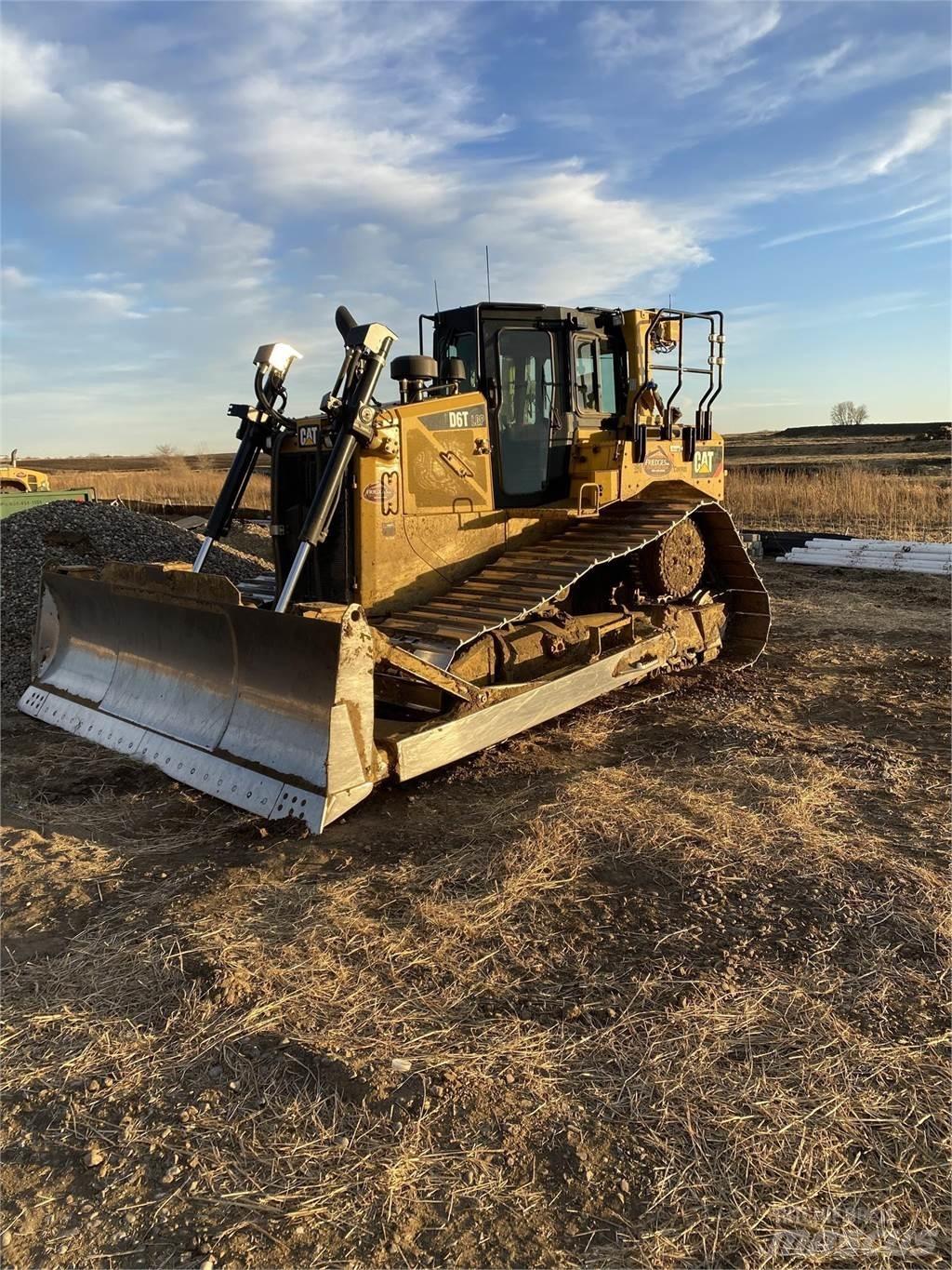 CAT D6T LGP Dozers - Tratores rastos