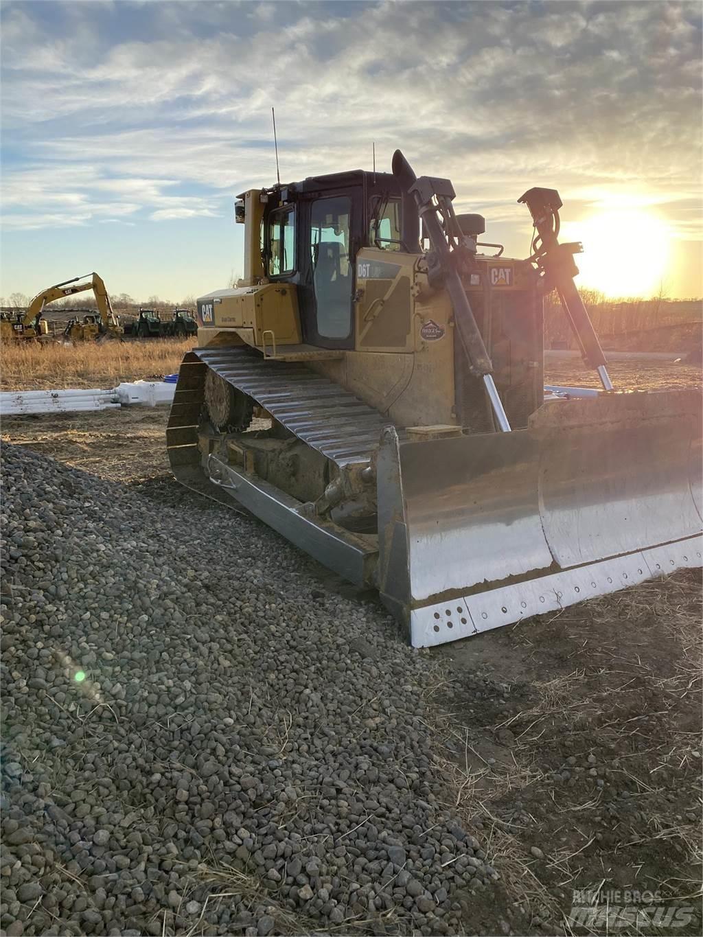 CAT D6T LGP Dozers - Tratores rastos