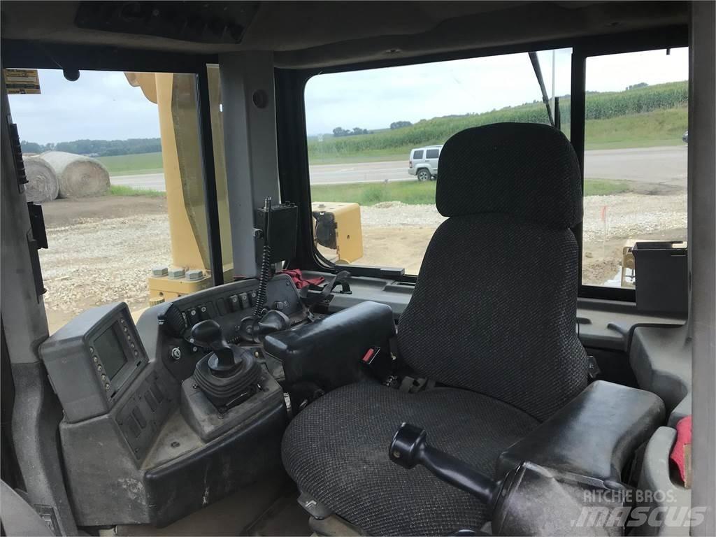 CAT D8T Dozers - Tratores rastos
