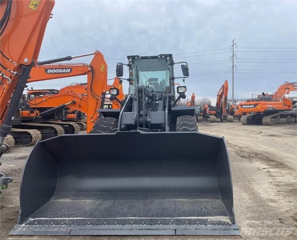 Develon DL280-7 Carregadeiras de rodas