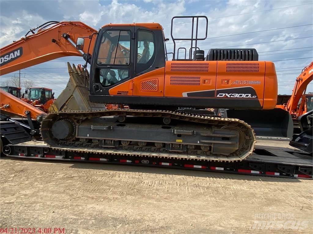 Develon DX300 LC-5 Escavadeiras de esteiras