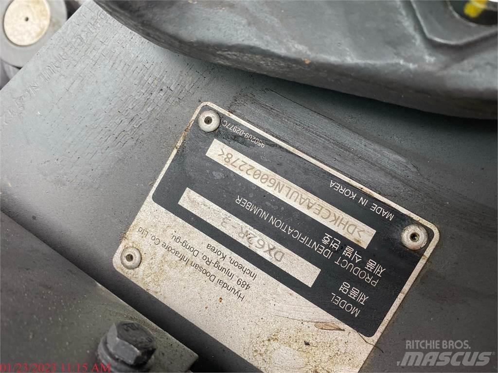 Develon DX62R-3 Escavadeiras de esteiras