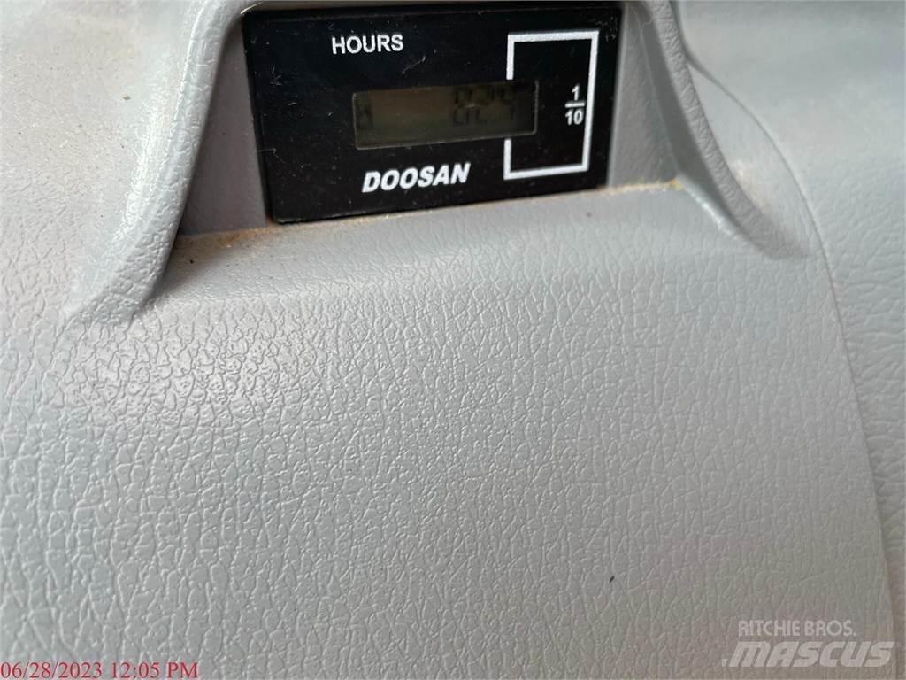 Doosan DX140 LC-5 Escavadeiras de esteiras