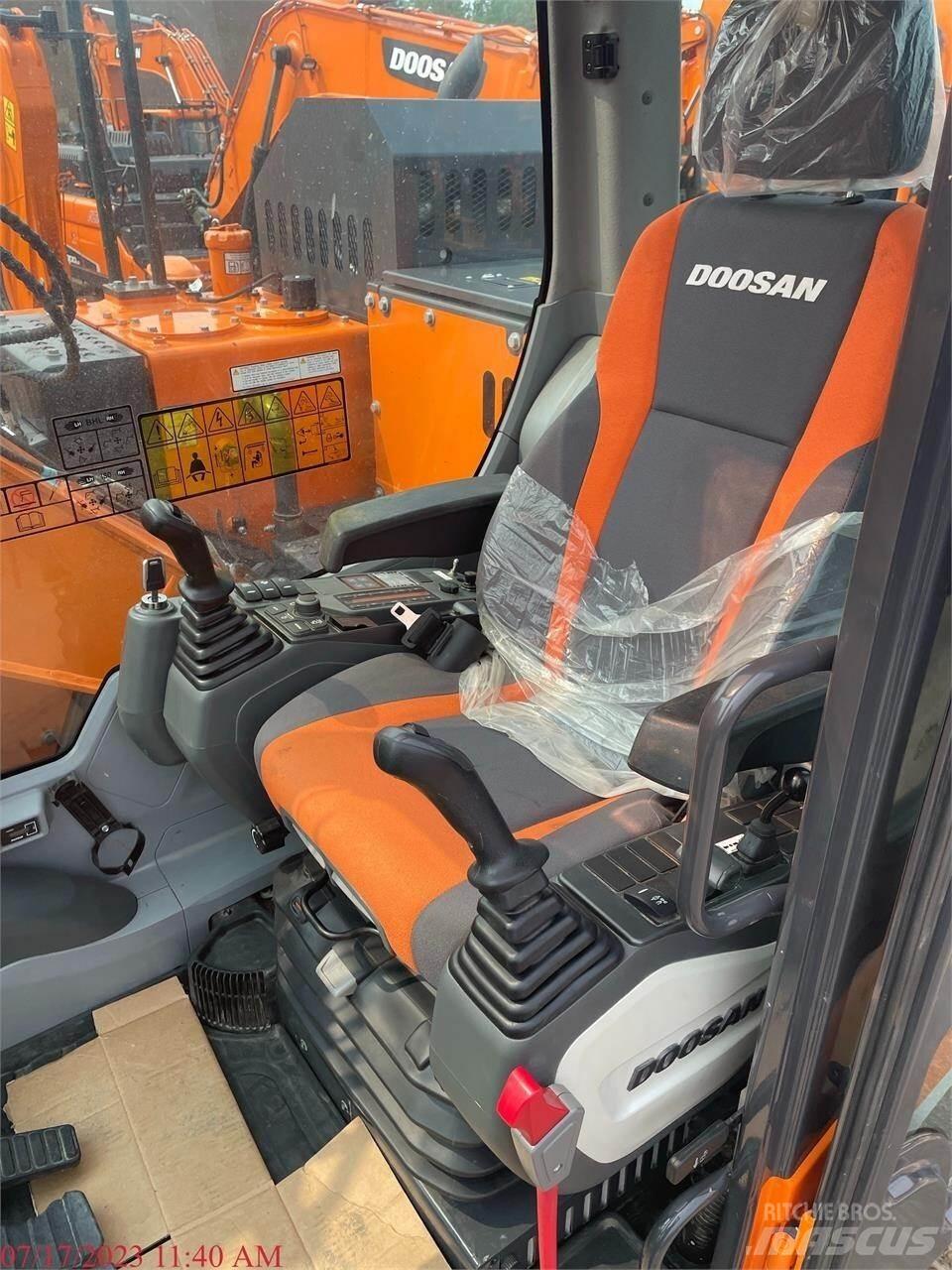 Doosan DX140 LC-5 Escavadeiras de esteiras