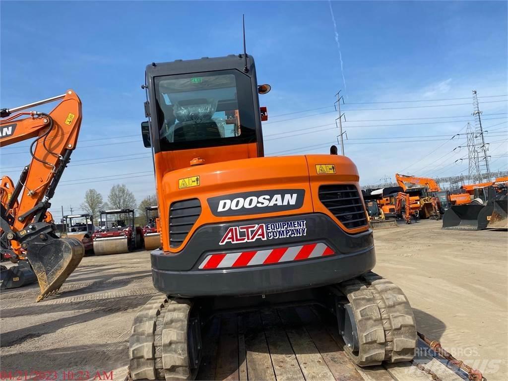 Doosan DX63-3 Escavadeiras de esteiras