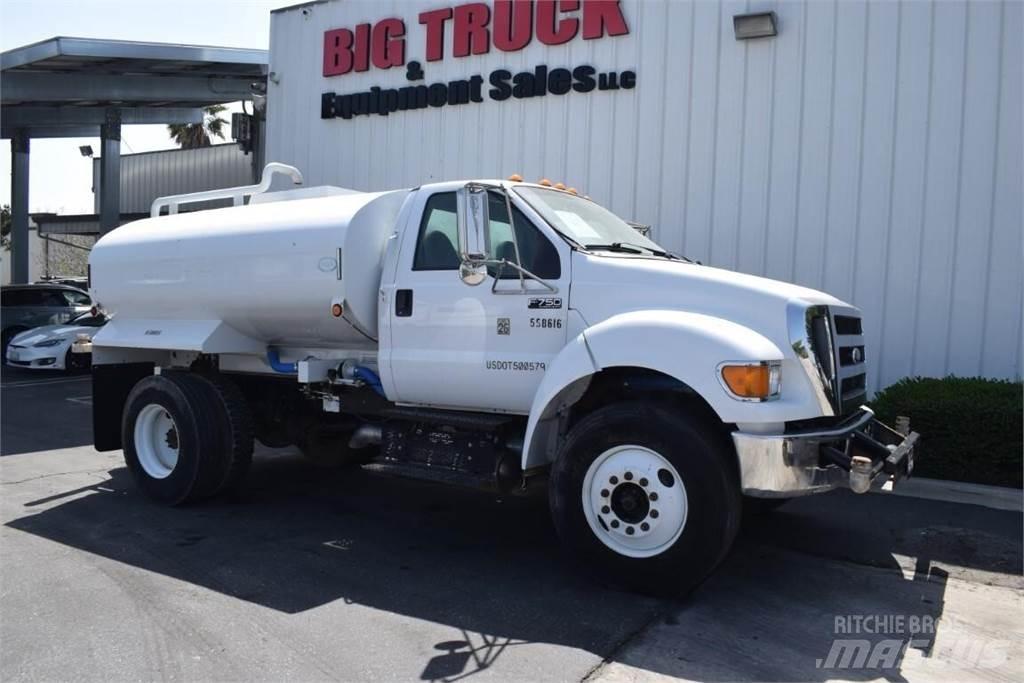 Ford F750 Camiões-cisterna