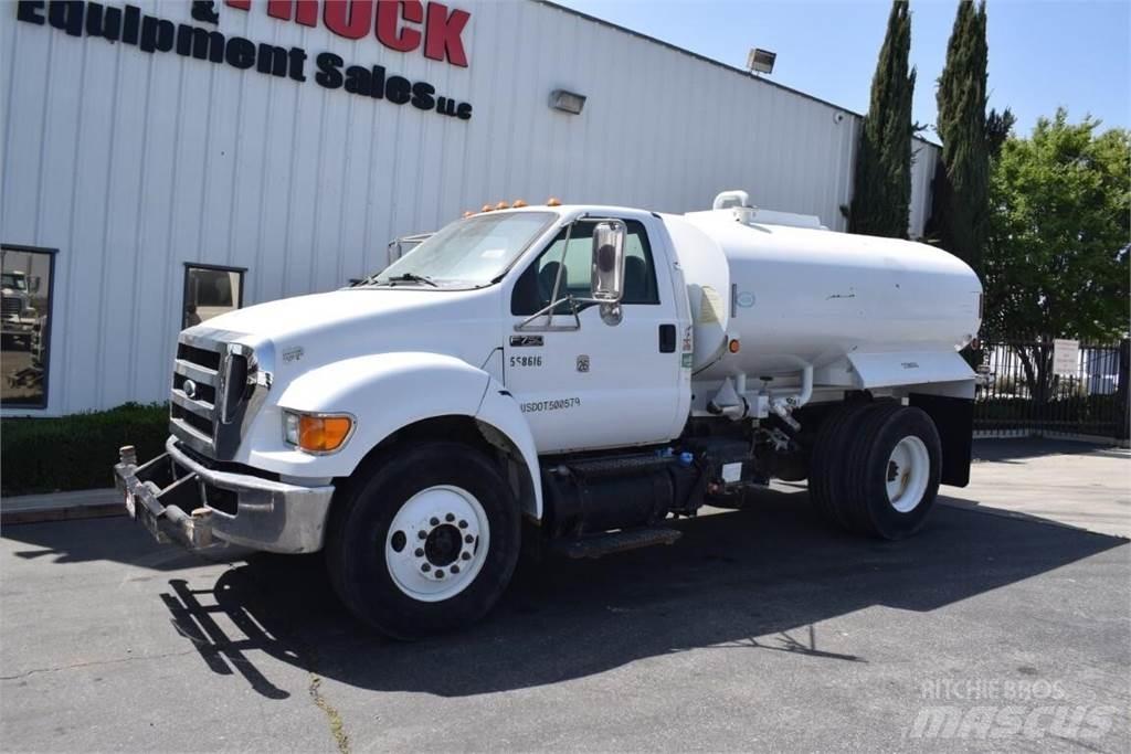 Ford F750 Camiões-cisterna
