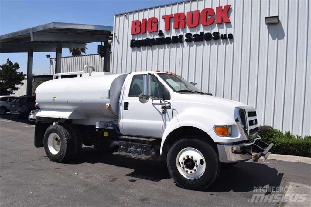 Ford F750 Camiões-cisterna
