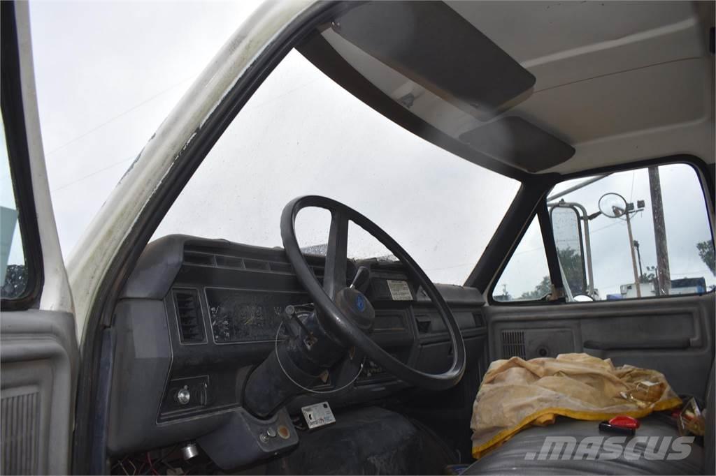 Ford F800 Camiões grua