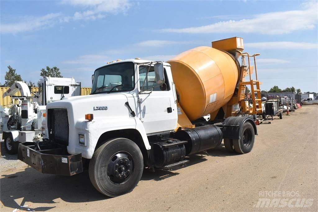 Ford LN7000 Caminhões de betonagem