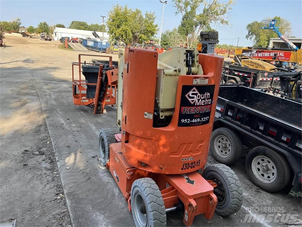 JLG E300AJP Elevadores braços articulados