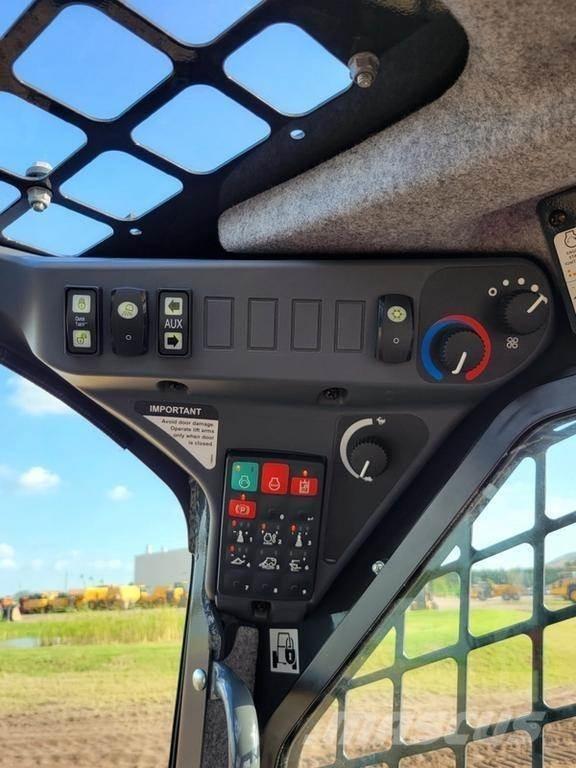 John Deere 325G Minicarregadeiras