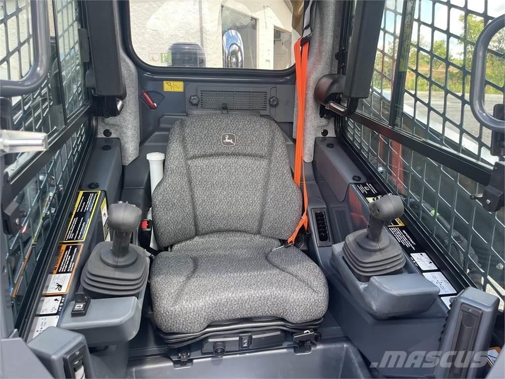 John Deere 333G Minicarregadeiras