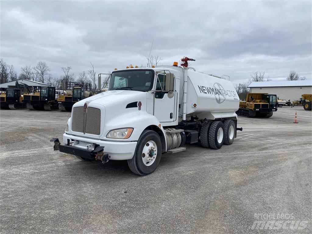 Kenworth T300 Auto-tanques
