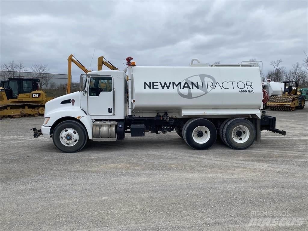 Kenworth T300 Auto-tanques