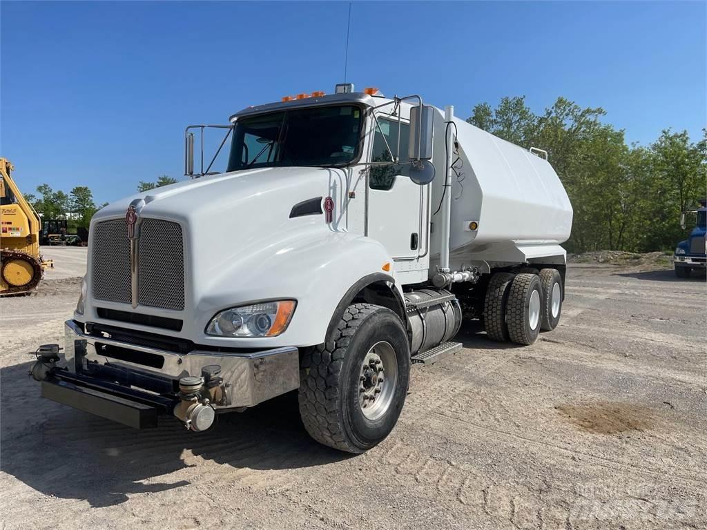 Kenworth T440 Auto-tanques
