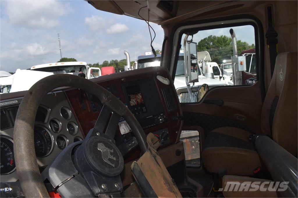 Mack GRANITE GU713 Camiões basculantes