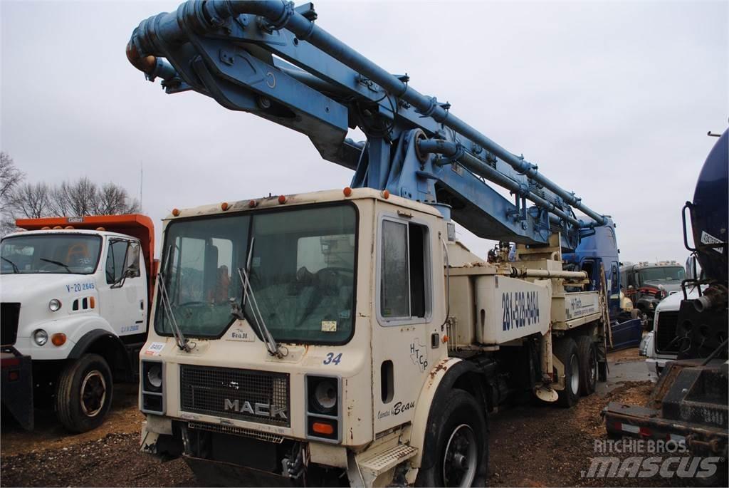 Mack MR686S Caminhões de betonagem
